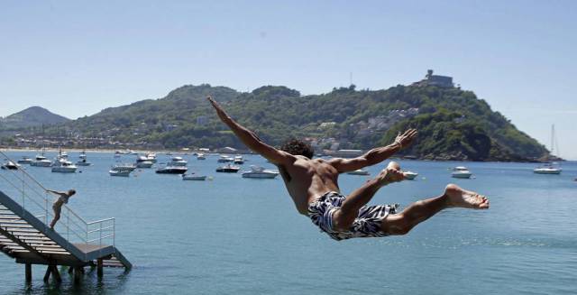 Finding relief from the heat in San Sebastián.