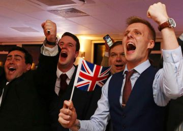 Partidarios del 'Brexit' celebran los resultados en Londres.