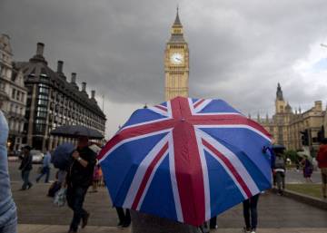 'A dormir en el sofá', por LLUÍS BASSETS