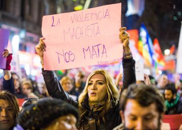 Primera marcha nacional contra los travesticidios el 28 de junio en Buenos Aires, Argentina.
