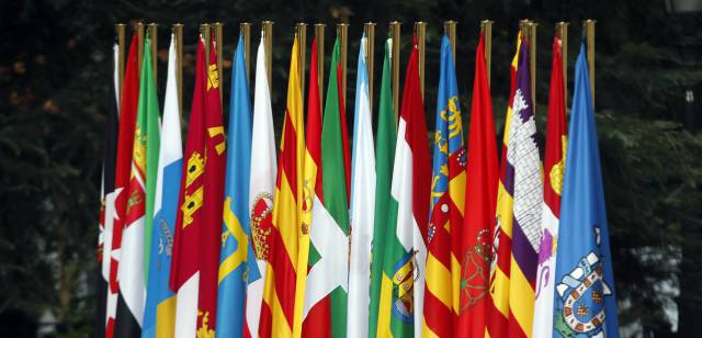 Banderas de las comunidades aut&oacute;nomas.