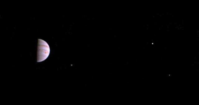 ‘Juno’ envía su primera foto desde Júpiter
