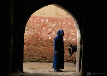 "El espacio del hombre es el del trabajo remunerado, p&uacute;blico y pol&iacute;tico", dice el soci&oacute;logo.