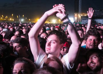 Asistentes a un concierto del grupo Radiohead en Barcelona.