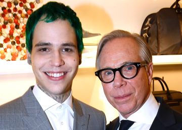 Tommy Hilfiger y su hijo Richard.