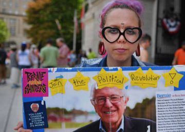 Divided Democrats begin convention to ratify Hillary Clinton nomination