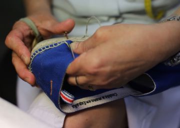 Así se fabrican las alpargatas Castañer