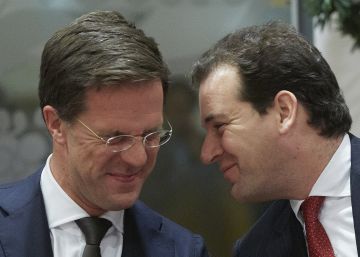 Rutte, primer ministro holand&eacute;s (izquierada) con Asscher, ministro de Asuntos Sociales
