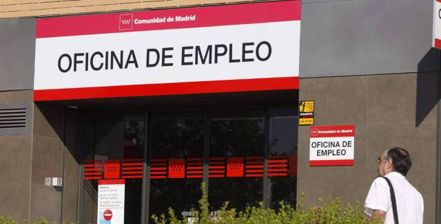 Unemployment falls to 20%, its lowest level since the summer of 2010