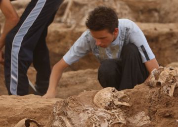 Excavaciones en una fosa som&uacute;n del cementerio de M&aacute;laga