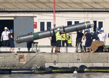 España espera que el submarino nuclear dañado salga en breve de Gibraltar