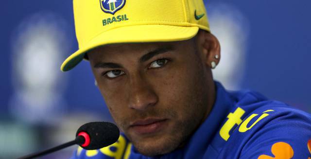 Neymar, tras un entrenamiento de la selección brasileña.