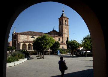 Iglesia de la Pur&iacute;sima Concepci&oacute;n, en la Plaza de la Villa de Ajalvir.