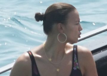 Sin photoshop y pillada a traición: así es Irina Shayk en Ibiza al natural