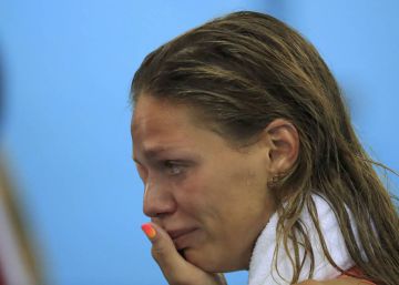 Efimova se lleva una plata y los silbidos de la piscina