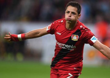 Valencia y Sevilla están decididos a fichar a Chicharito