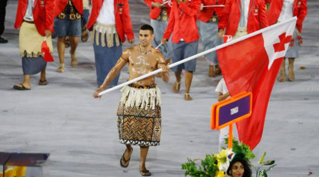 El abanderado de Tonga provoca un cataclismo en las redes sociales