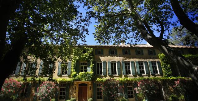 Fachada de la Abadía de Pierredon, en la Provenza francesa.