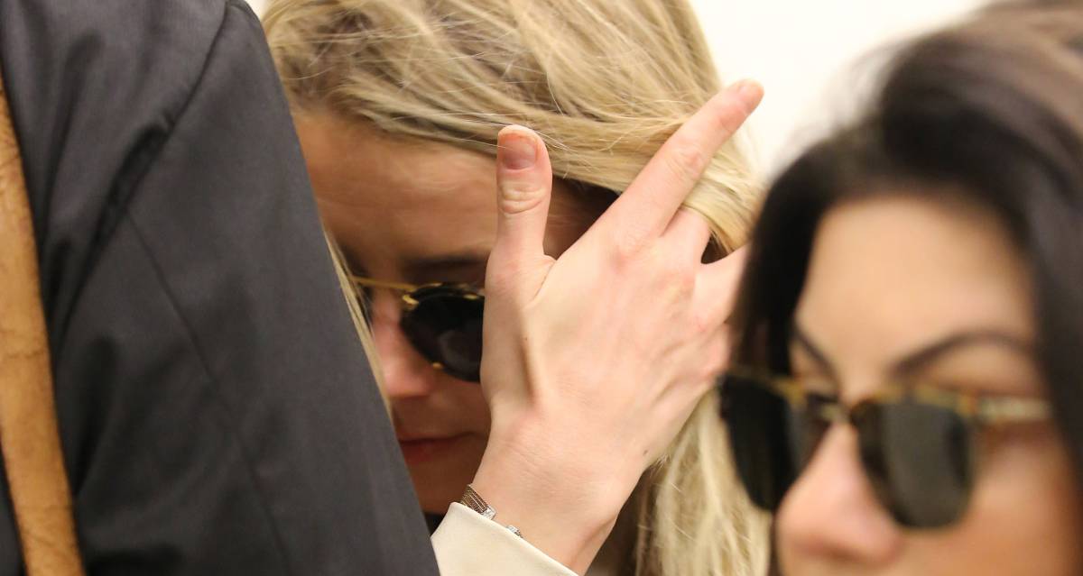 Amber Heard a su llegada al edificio de Wasser, Cooperman y Mandles para declarar sobre su divorcio con Johnny Depp.