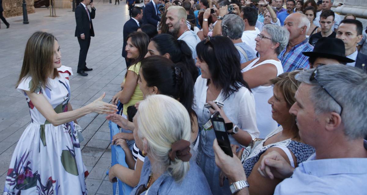 La Reina Letizia a su llegada a la recepci&oacute;n anual en el Palacio de la Almudaina, en Palma de Mallorca. 