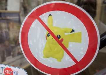 Aviso de prohibici&oacute;n de usar Pokemon Go en una sucursal del Volksbank Neuss. El banco dice haberlo hecho para proteger informaci&oacute;n y por discreci&oacute;n. 