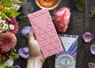 El chocolate rosa con vino que arrasa en Estados Unidos