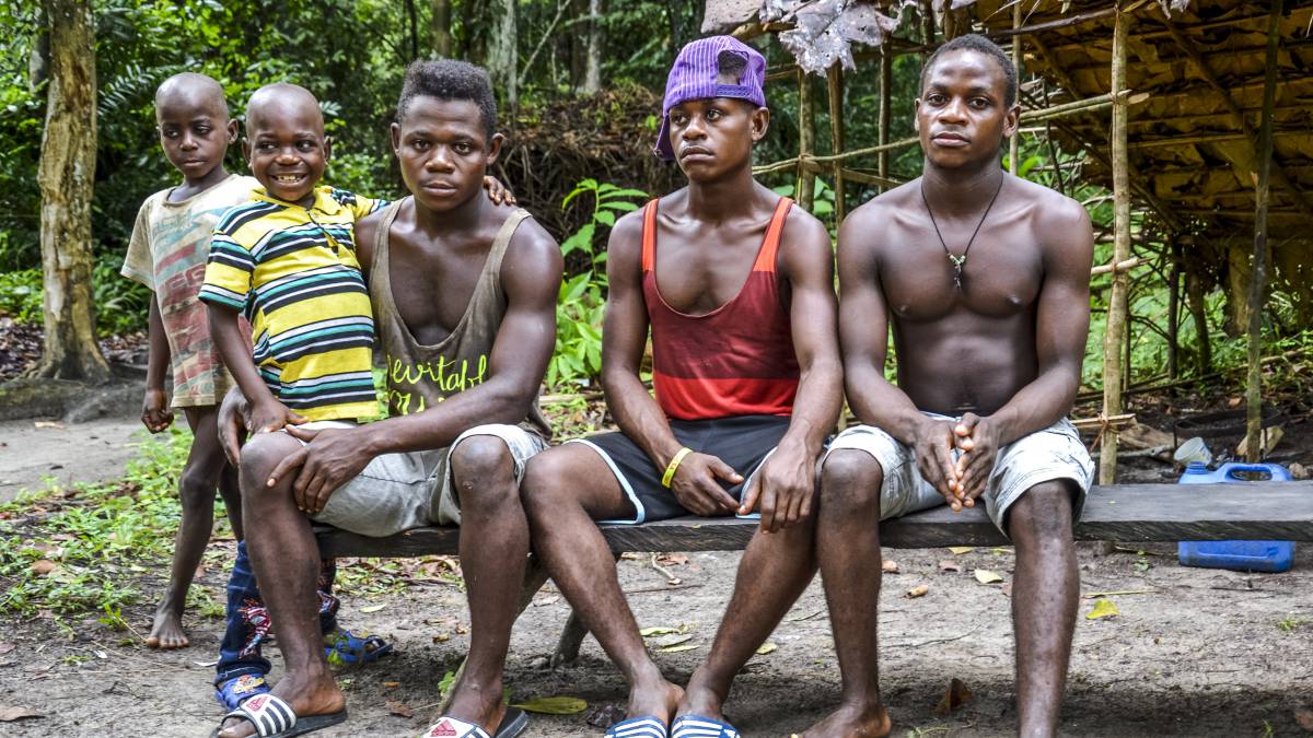 Los jóvenes pigmeos de Camerún.
