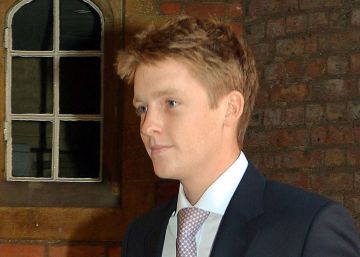 El duque de Westminster, Hugh Richard Louis Grosvenor. 