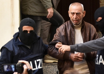 Los viejos padrinos no se jubilan