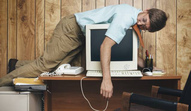 Súplica desesperada de un ‘community manager’ a ti, internauta