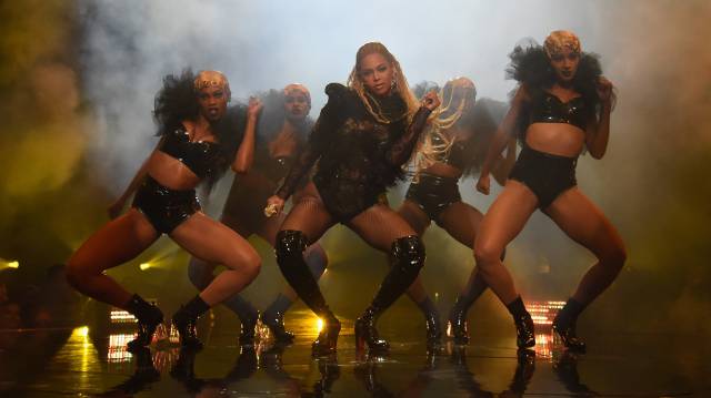 La cantante estadounidense Beyoncé en el escenario de los MTV Video Music Awards en Nueva York (EEUU).