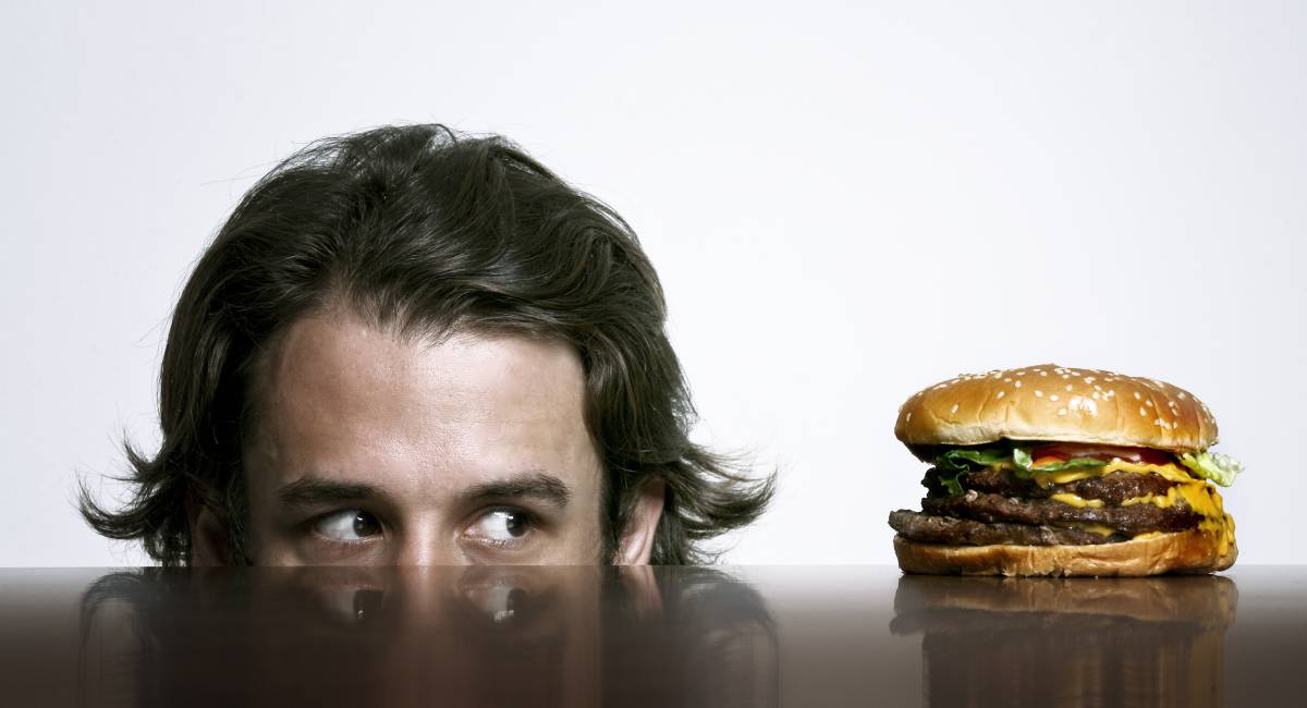 Si tu ‘flotador’ ha aumentado cuatro kilos este verano, haz esta dieta