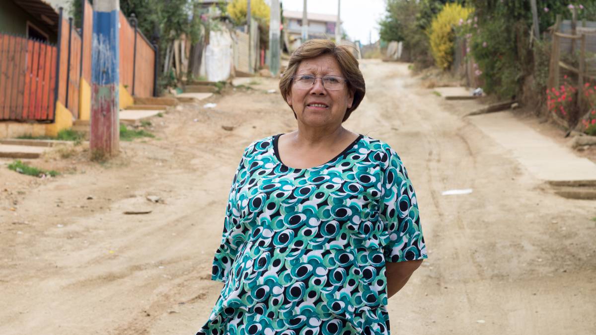 María Medina es lideresa comunitaria en el barrio informal de Bustos en Viña del Mar.