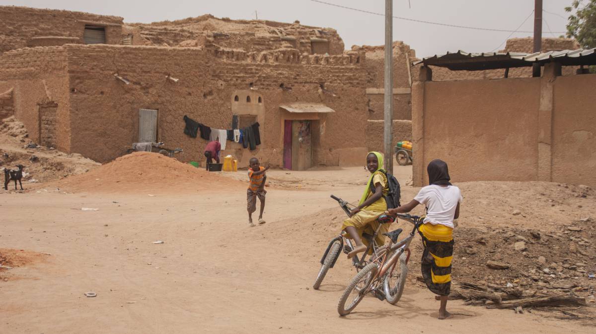 El barrio antiguo de Agadez también forma parte del patrimonio mundial y en él se respira una cierta desazón, a la vez que esperanza.
