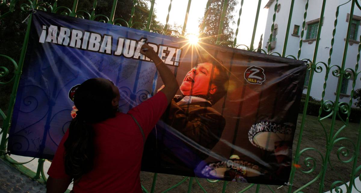 Exterior de la casa de Juan Gabriel en Ciudad Juárez.
