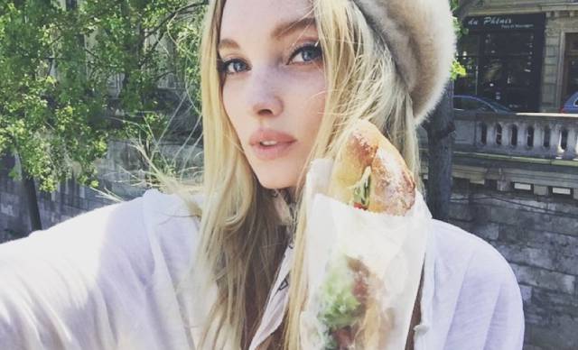 Desayuno, huevos con beicon: una modelo de Victoria's Secret desvela su dieta