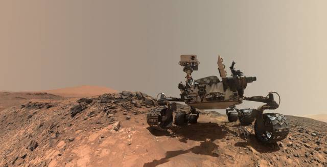 El Curiosity en sus labores de exploraci&oacute;n en Marte