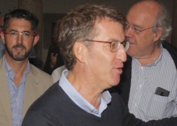 Alberto N&uacute;&ntilde;ez Feijoo (centro), en un acto sectorial de pesca en Santiago de Compostela. 