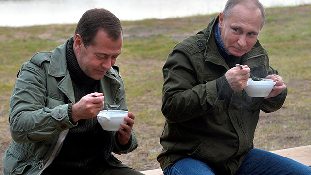 Putin y Medvedev en Novgorod.