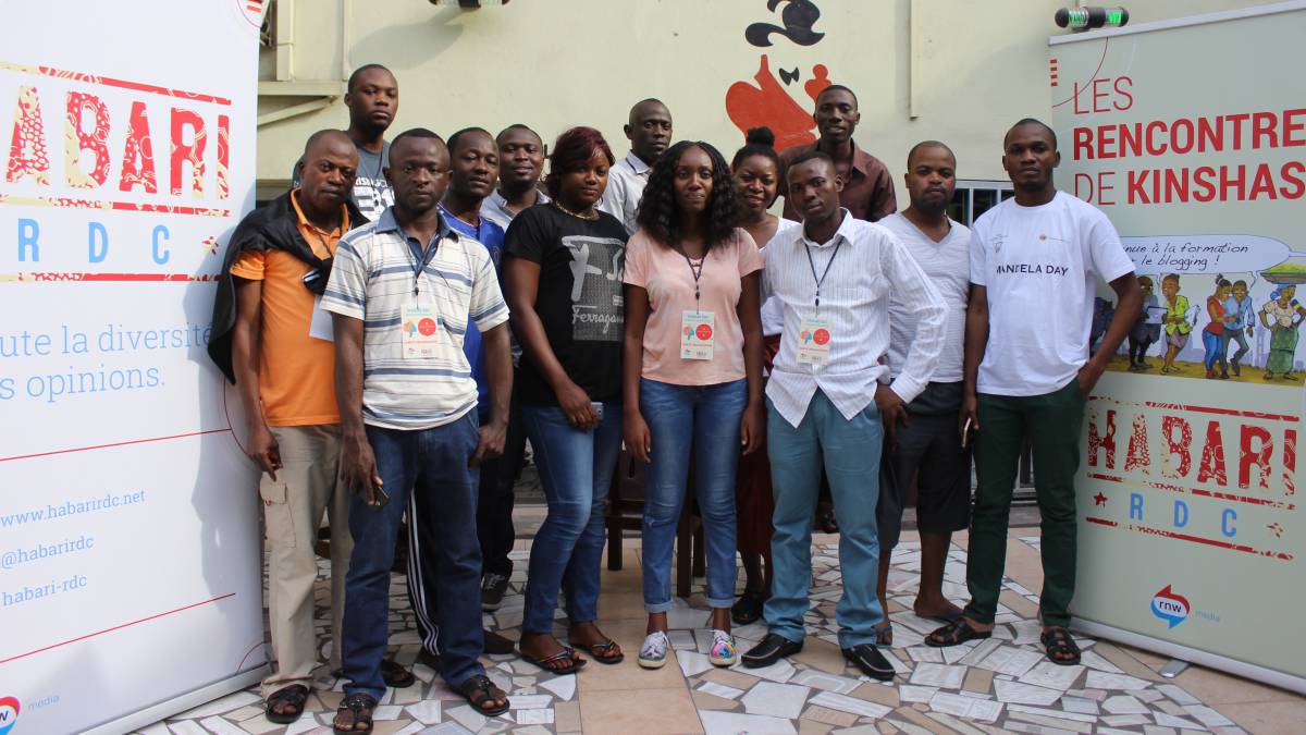 Integrantes del colectivo de blogueros Habari.