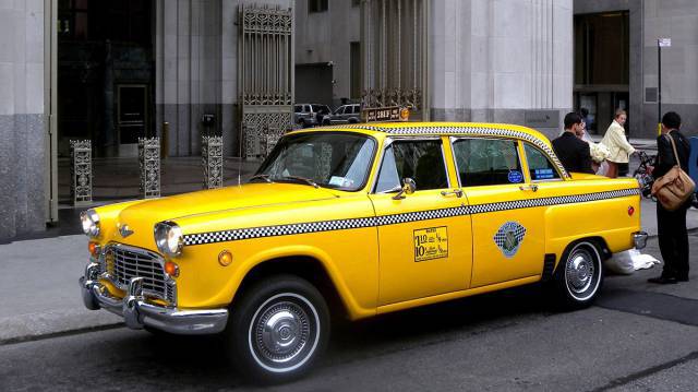 Por qué los taxis de Nueva York están pintados de un amarillo tan chillón