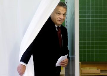 El primer ministro de Hungr&iacute;a, V&iacute;ktor Orb&aacute;n, se dispone a votar en el refer&eacute;ndum sobre la pol&iacute;tica de refugiados.