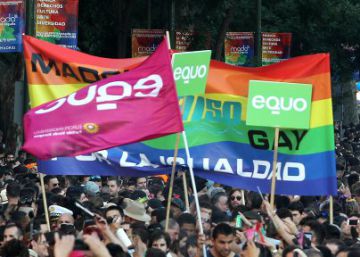 Participantes en la fiesta del Orgullo Gay en Madrid 2016.
