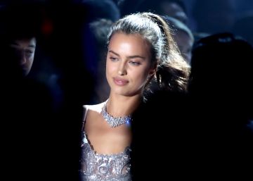 Irina Shayk en la gala amFAR 2016. 