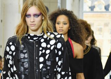 Carrusel final del desfile de Louis Vuitton en Par&iacute;s.