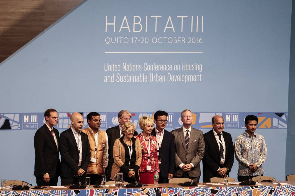 Algunos de los alcaldes que participaron en la II Asamblea de Gobiernos Locales y Regionales en Quito.