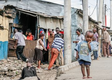 Una calle de Mathare, uno de los 'slums' de Nairobi (Kenya). 