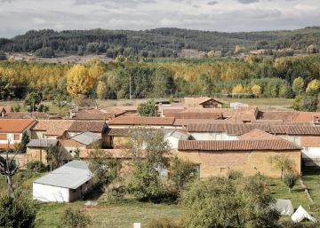 Cerezales del Condado, el pueblo del creador de la Coronita