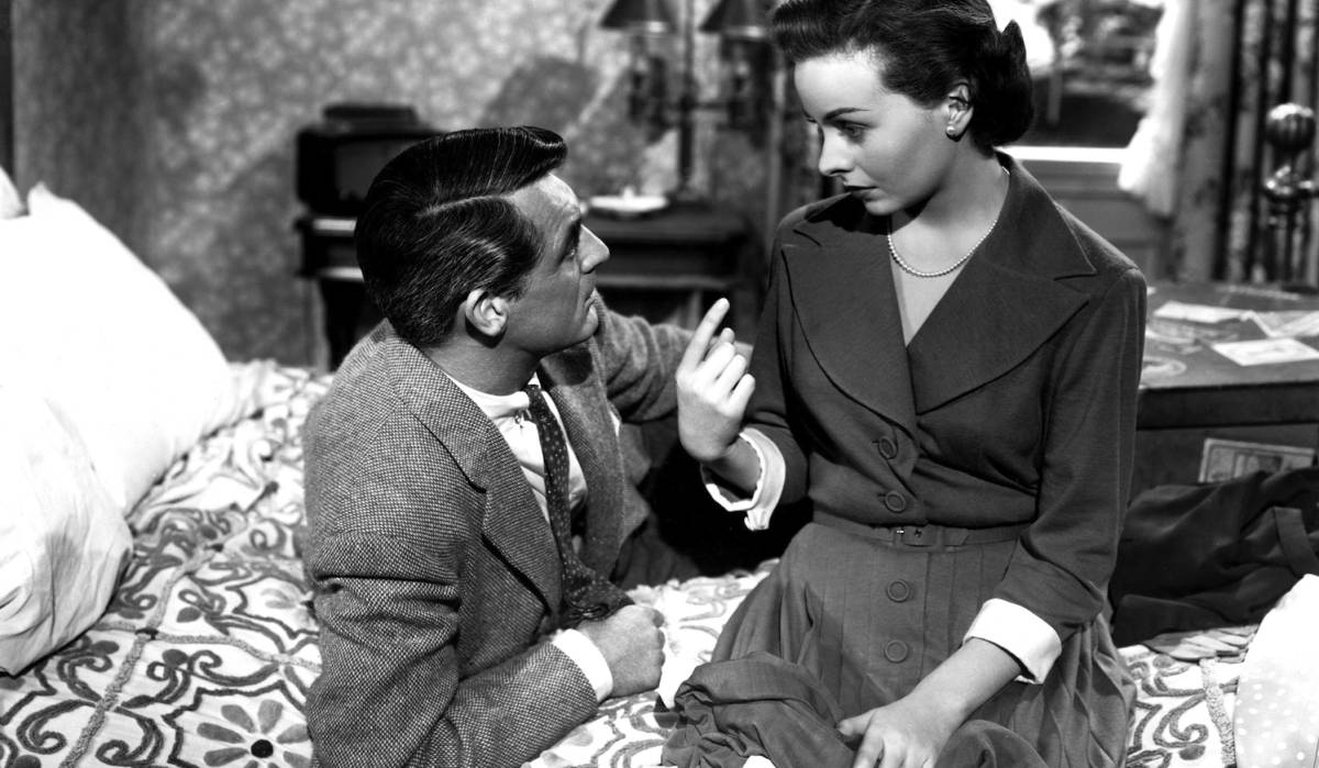 Esto es lo que sale por su boca cuando habla en sueños