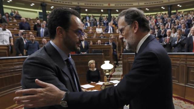 Antonio Hernando y Mariano Rajoy.